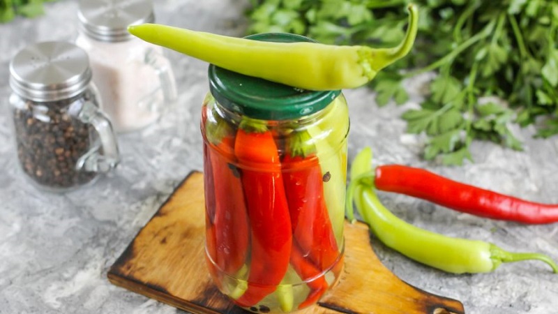 Bitter pepper for the winter - lick your fingers: recipes with photos and step-by-step instructions for cooking