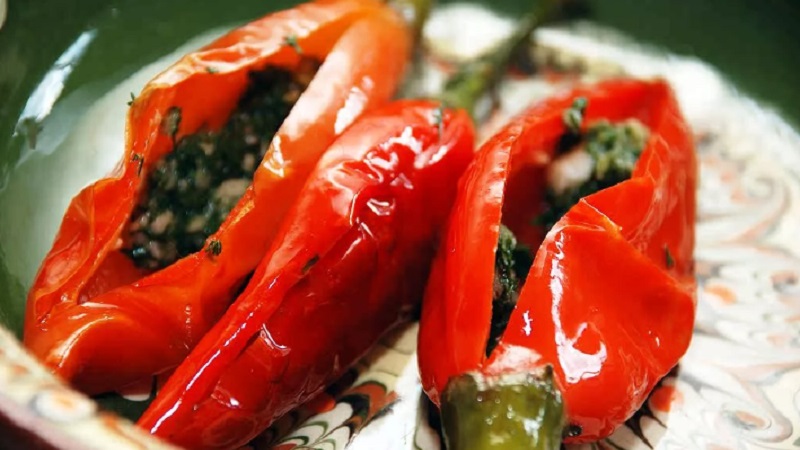 Bitter pepper for the winter - lick your fingers: recipes with photos and step-by-step instructions for cooking