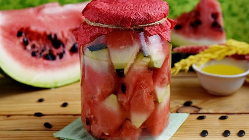 How easy and delicious to prepare pickled watermelons for the winter in jars without sterilization