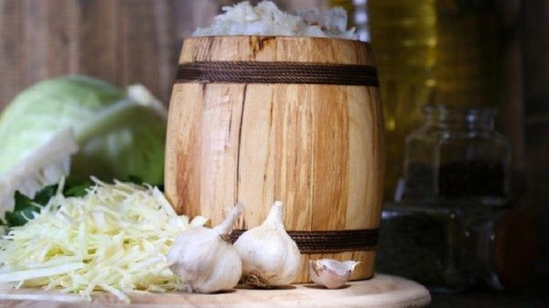 Sauerkraut in a barrel: recipes and tips