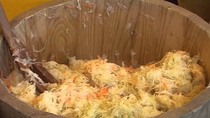 Sauerkraut in a barrel: recipes and tips