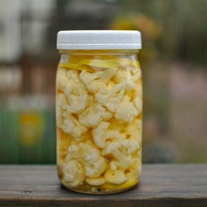 Recipes for delicious crispy pickled cauliflower for the winter