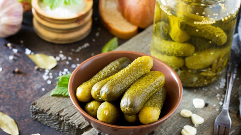 Recipe for a delicious winter snack: crispy pickled cucumbers with vodka