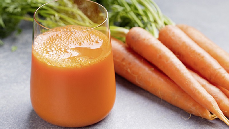 What to do if carrots burst and crack in the garden, and why this happens