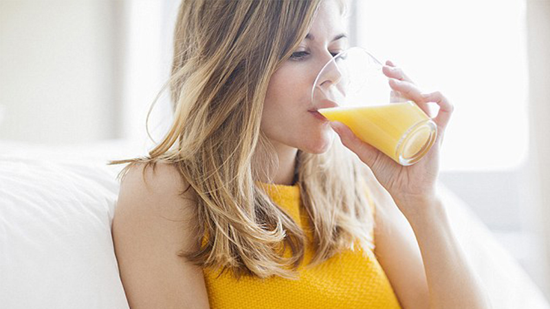 Can I drink orange juice on an empty stomach: the benefits and harms of freshly squeezed citrus