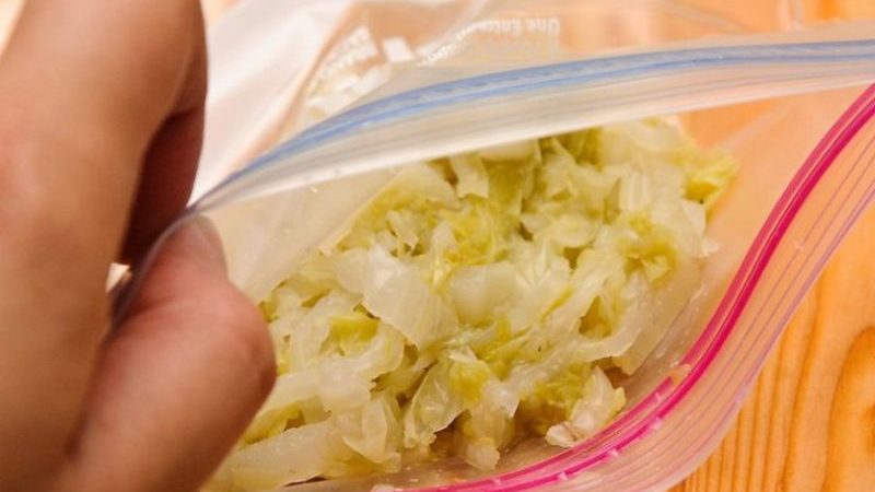 We save the workpieces for a long time: is it possible to freeze sauerkraut and how to do it correctly