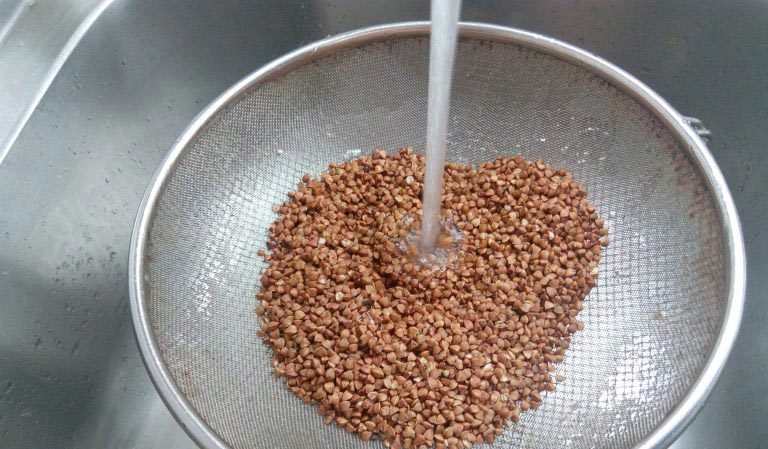 We prepare cereals correctly: do you need to wash buckwheat before cooking and how to do it