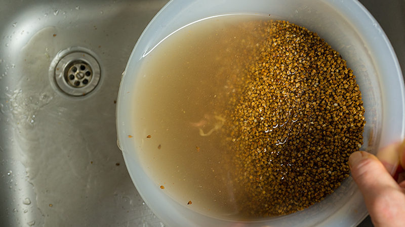 We prepare cereals correctly: do you need to wash buckwheat before cooking and how to do it