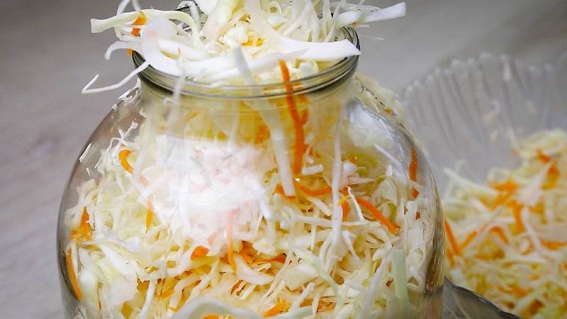 Why it is impossible to salt and sour cabbage in an aluminum container
