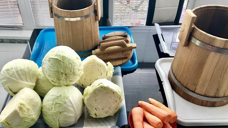 Why it is impossible to salt and sour cabbage in an aluminum container