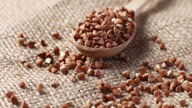 Is raw buckwheat useful and can it be eaten like this?