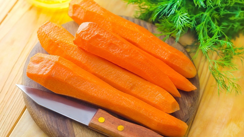 Reasons for blackening of carrots after peeling and what to do about it