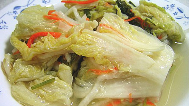 Ways to keep Chinese cabbage for the winter at home fresh, canned and frozen