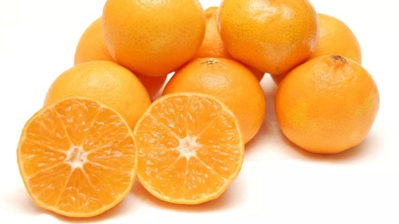 What is the Difference Between Clementines and Tangerines and What's Healthier