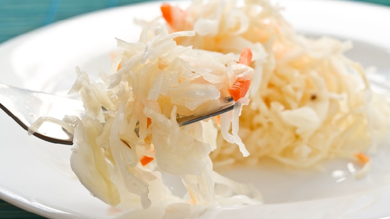 Recipes of lightly salted and sauerkraut instant in 1 day and 2 hours