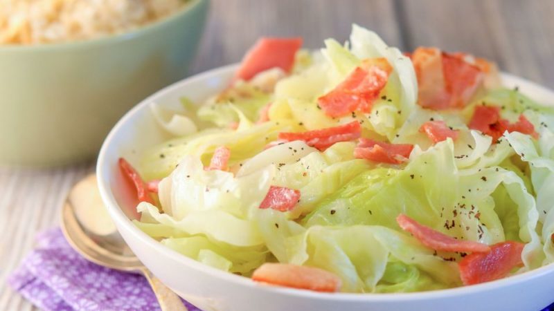 The chemical composition and calorie content of boiled cabbage, the rules for its preparation
