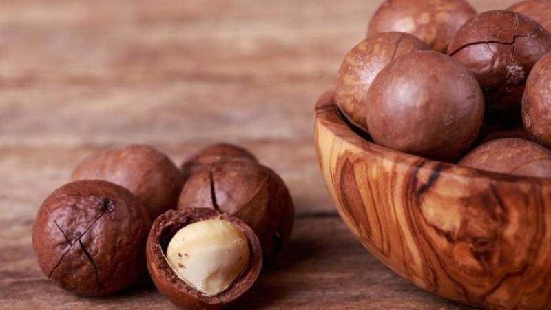 How and how much macadamia nut is consumed