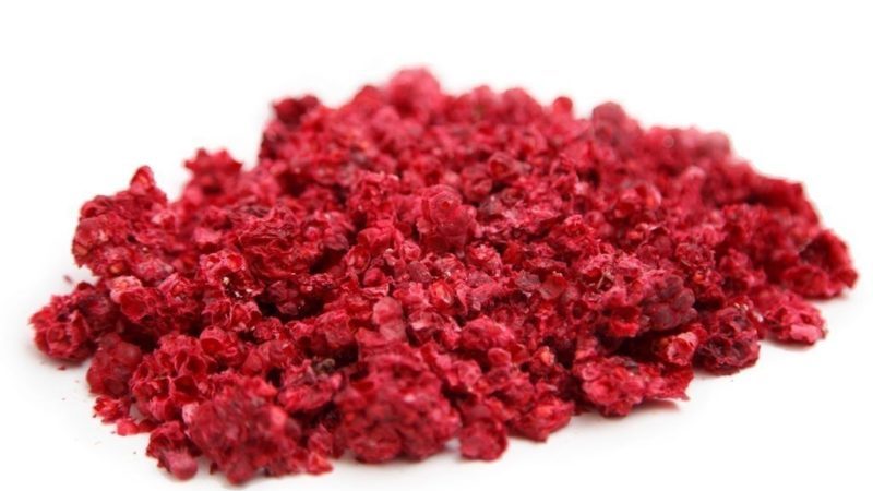 How to dry raspberry berries and leaves at home