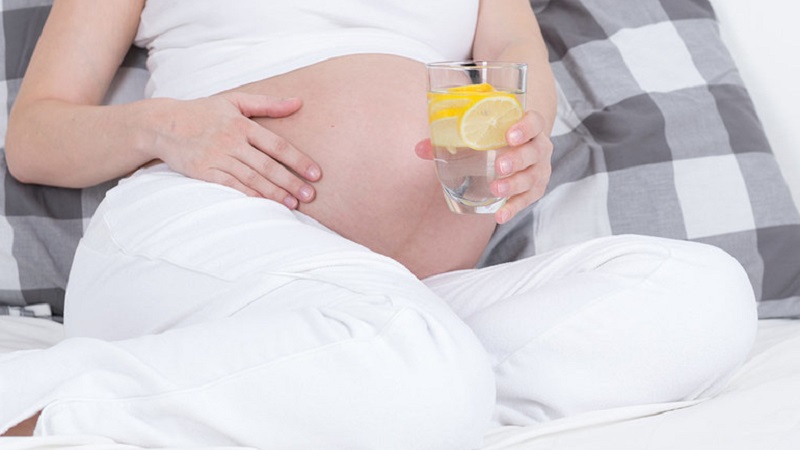 Who is shown and how is lemon useful for a woman's body