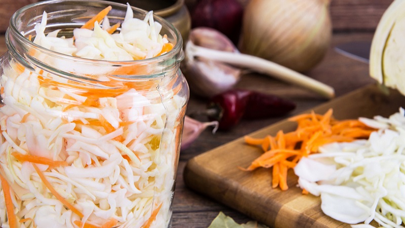 Why can you get poisoned with sauerkraut and what to do if this happens