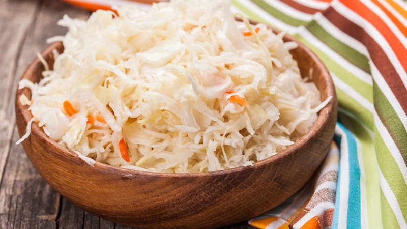 We make a diet for a nursing mother, which will not harm: is it possible to sauerkraut with breastfeeding