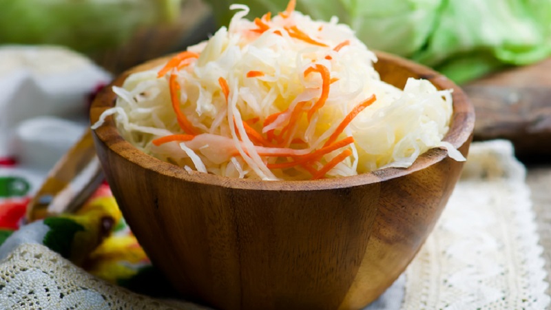 We make a diet for a nursing mother, which will not harm: is it possible to sauerkraut with breastfeeding