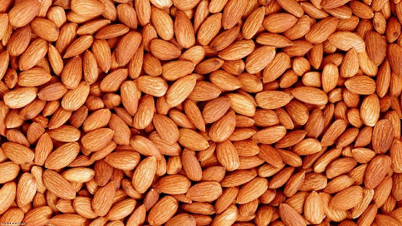 Where and how to store almonds at home, peeled and in shell