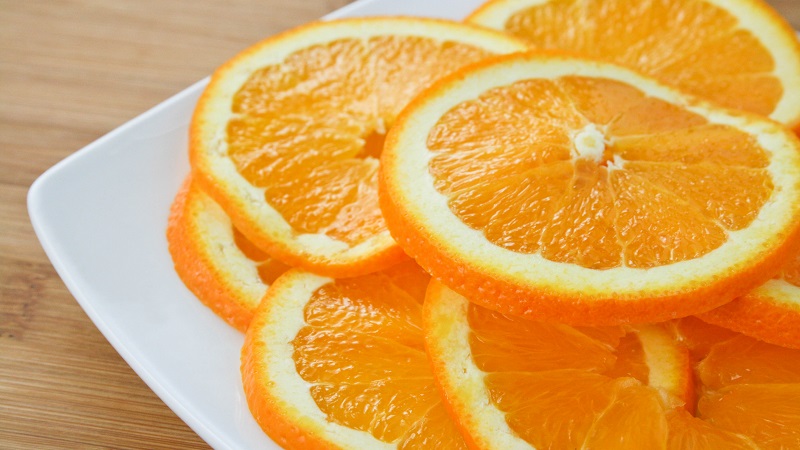 A healthy snack before bed: is it possible to eat oranges at night