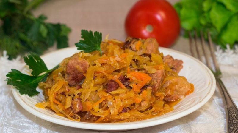 Is it possible to eat stewed cabbage while breastfeeding and will it harm the baby