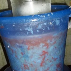 Is it possible to ferment and salt cabbage in a plastic food bucket and other plastic dishes
