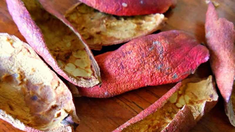 Useful properties of pomegranate peels and how to use them