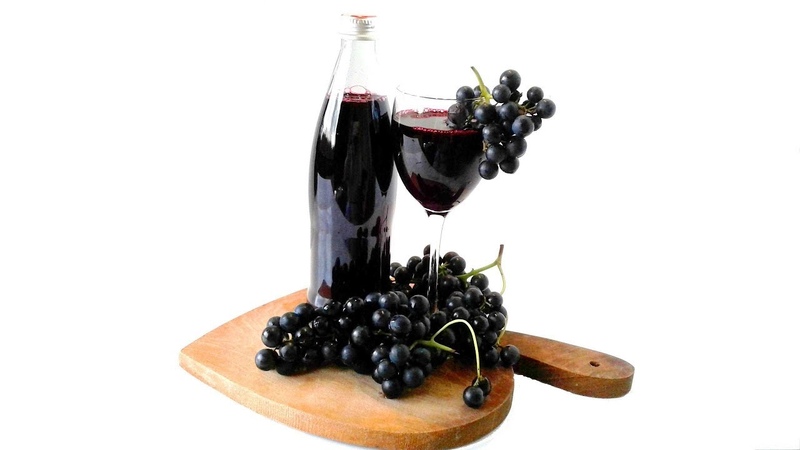 The benefits and harms of grape juice, preparation and use