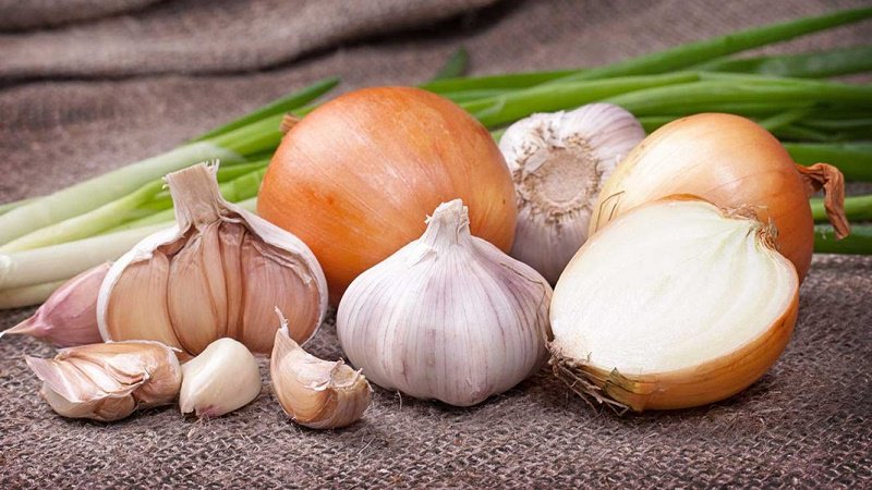 The incredible benefits of onions for men