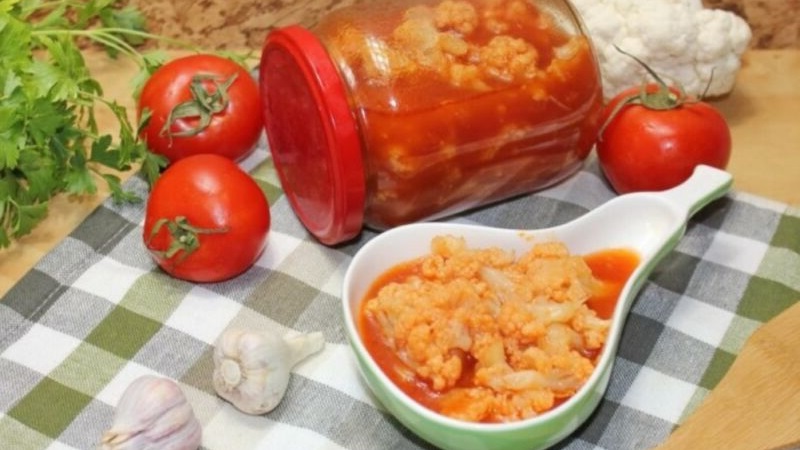 Simple recipes for delicious cauliflower in adjika for the winter