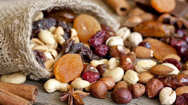 What are the healthiest nuts for women?