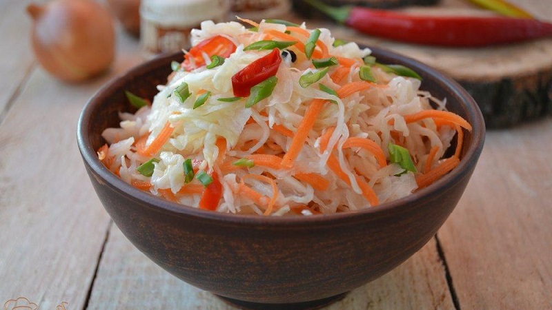 Salt cabbage in one day quickly and tasty: simple recipes for everyone's favorite snack