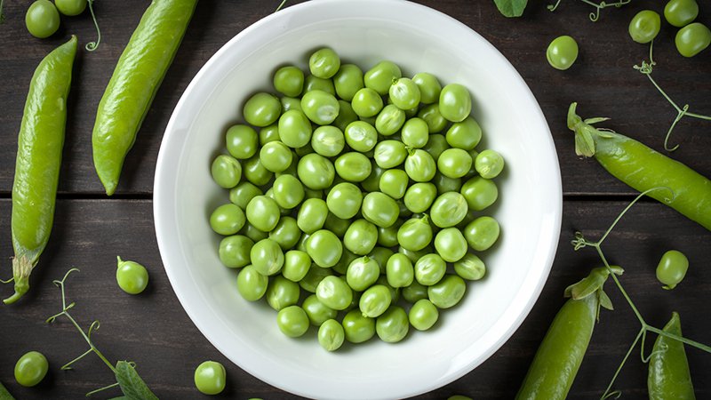 Compare chickpeas and peas: what is the difference and what is the similarity