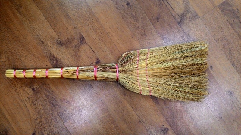 Why is a sorghum broom so good and how to make it yourself