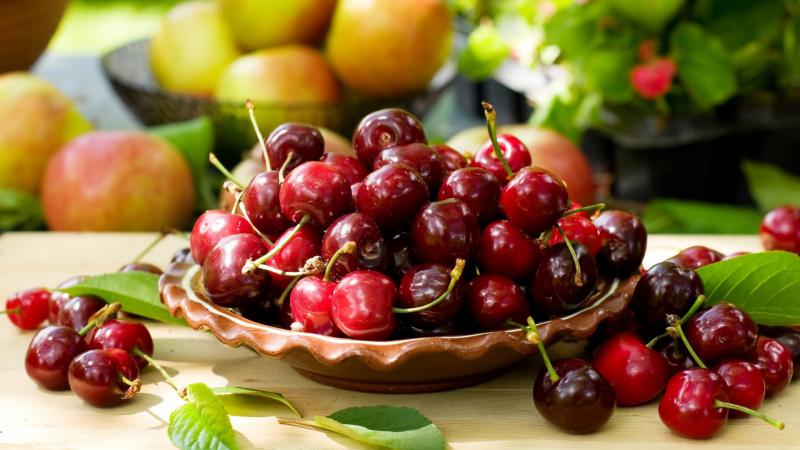 Recommendations on how to store cherries at home fresh and processed