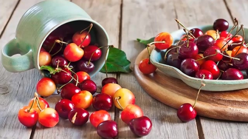 Recommendations on how to store cherries at home fresh and processed