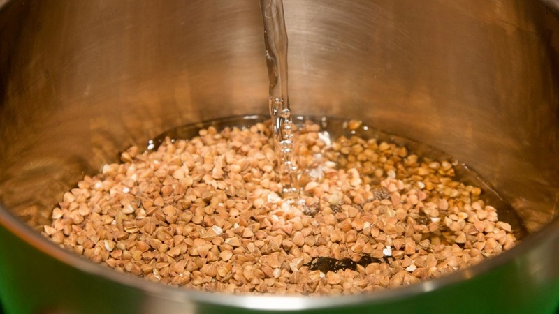 How to properly rinse buckwheat and is it necessary to do it