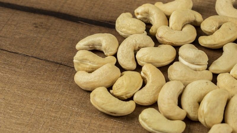 Cashew nuts - benefits and harms for women