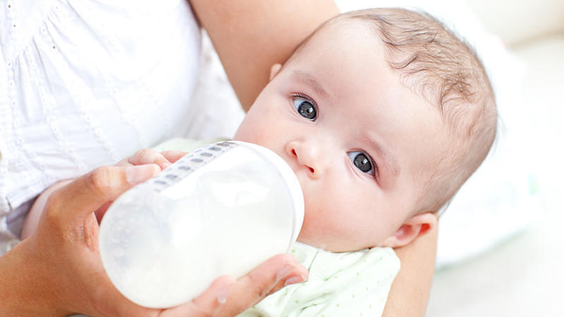 Can soy and soy milk be consumed while breastfeeding?