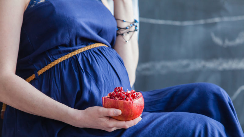Pomegranate - norms of use per day, is it possible to eat with seeds
