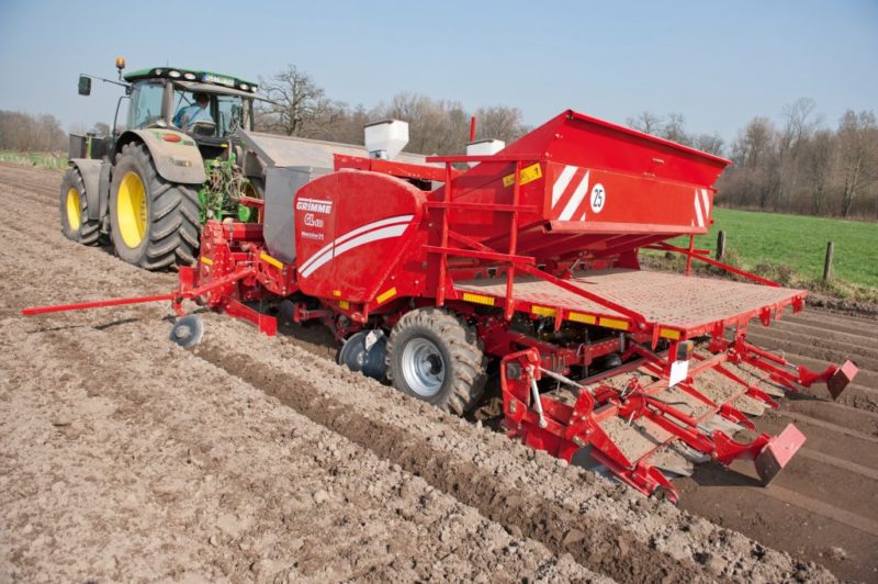 Potato cultivation machines - features of agricultural machinery