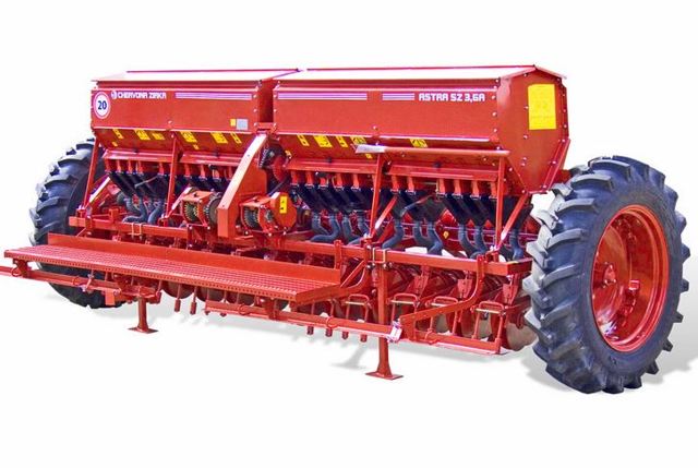What is a corn seeder: how it works, a review of the best models and how to create it yourself