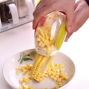 How to clean corn from grains at home: the best life hacks for quick processing of a vegetable